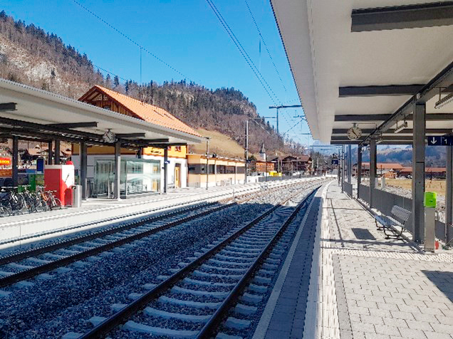 Neue Perronanlage im Bahnhof Boltigen